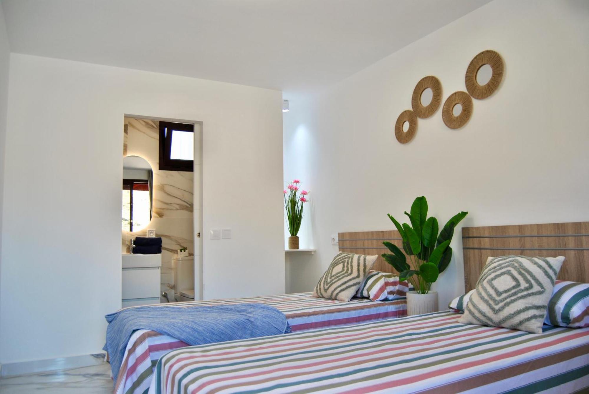 Puerto Rico In Front Of The Shopping Center With Private Heated Saltwater Pool With Jacuzzi & Arcade Games & T Able Foot Ball Puerto Rico (Gran Canaria)